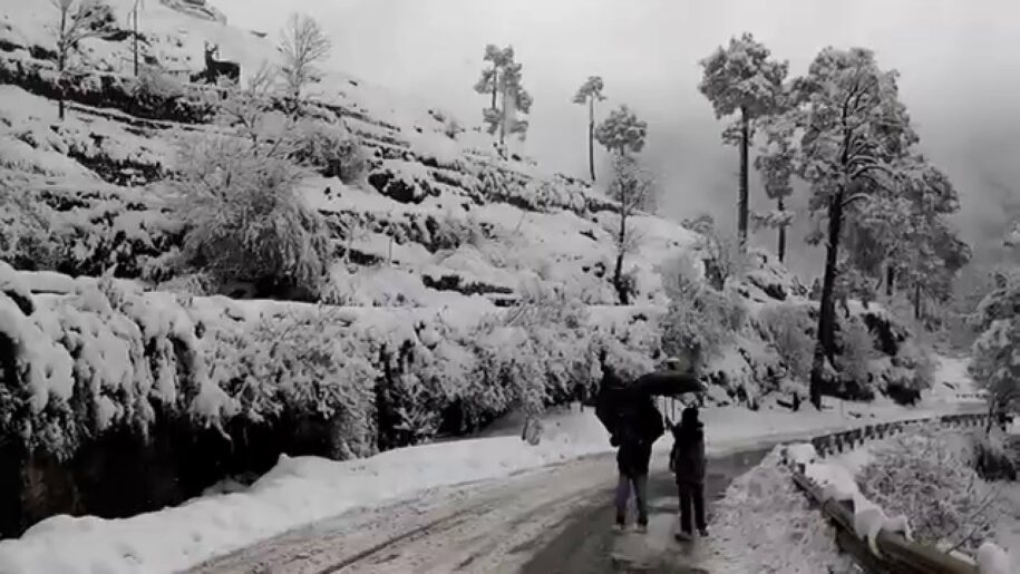 مری میں برفانی طوفان کی پیشگوئی، ٹریول ایڈوائزری جاری