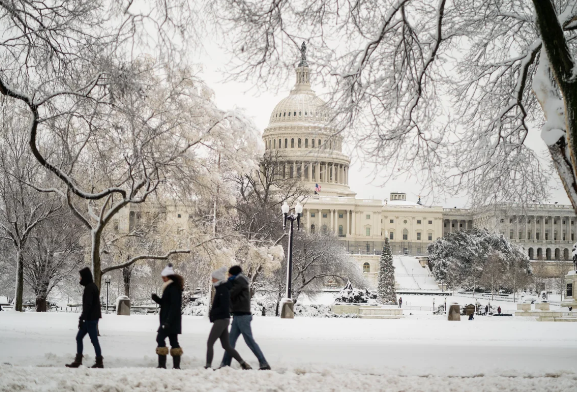 امریکا میں شدید برفانی طوفان، کم از کم 14 ہلاکتیں ، 19 ہزار پروازیں منسوخ